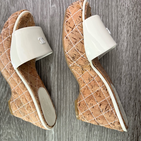 Chanel cork slides tan/ beige cc logo vernis patent leather 39 8.5 - Picture 5 of 11